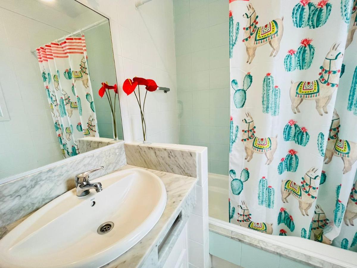 Studio Sea Front View & Pool Apartment Такоронте Екстериор снимка